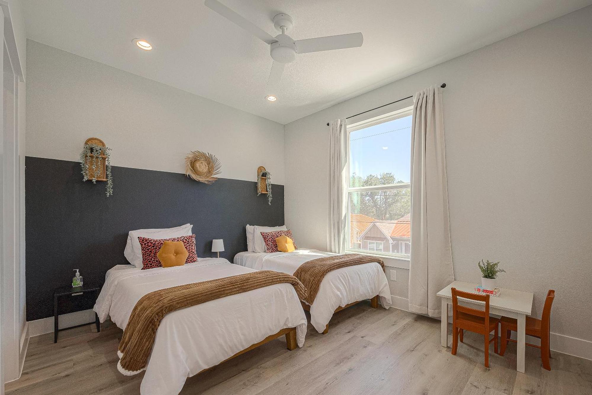 Modern Home Near Downtown With Fast Wifi, Bbq, Games & Ev Equipped! Houston Buitenkant foto